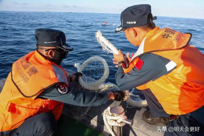 6·15期限仅剩一天！菲律宾破口大骂，中国3艘万吨巨舰坐镇南海