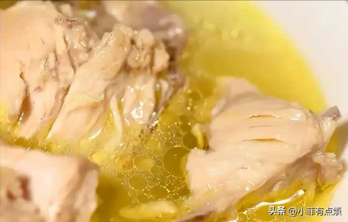 杀鸡时，鸡肚子里有块“黄油”常被丢掉，殊不知是个宝，涨知识了