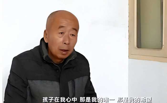 14年儿子在马航遇难，多年后父亲收到信息，坚信儿子活在平行时空