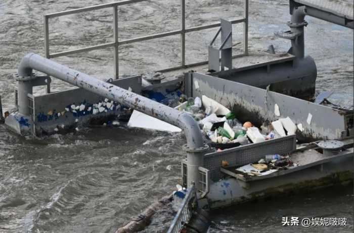 究竟是谁在宣传法国浪漫，我对塞纳河畔左岸的咖啡瞬间没有了滤镜