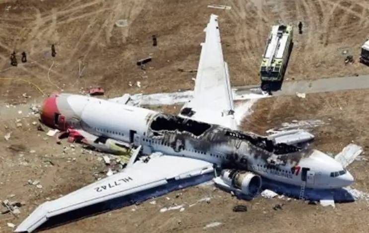 韩国客机“误入”苏联领空，警告无效后直接击毁，269人无一生还