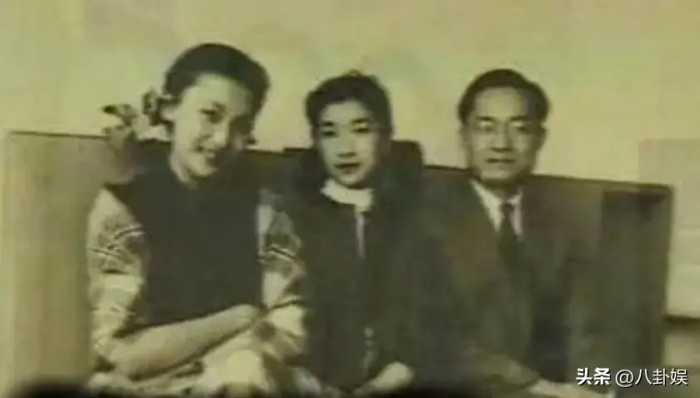 为娶小29岁小三，抛弃相伴23年妻子，儿子自杀后她让小三付出代价